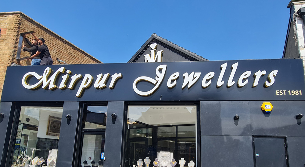 Signage 20 - Sign Company Luton | Professional Signage Company in Luton - Outdoor Signage - Durable and Weatherproof Solutions for Your Business